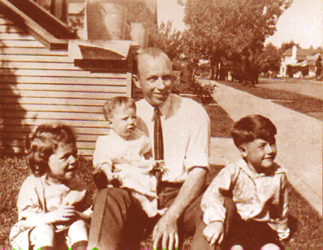 dadsmall.gif (79444 bytes)