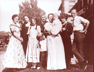 snellfamilysmall.gif (66991 bytes)